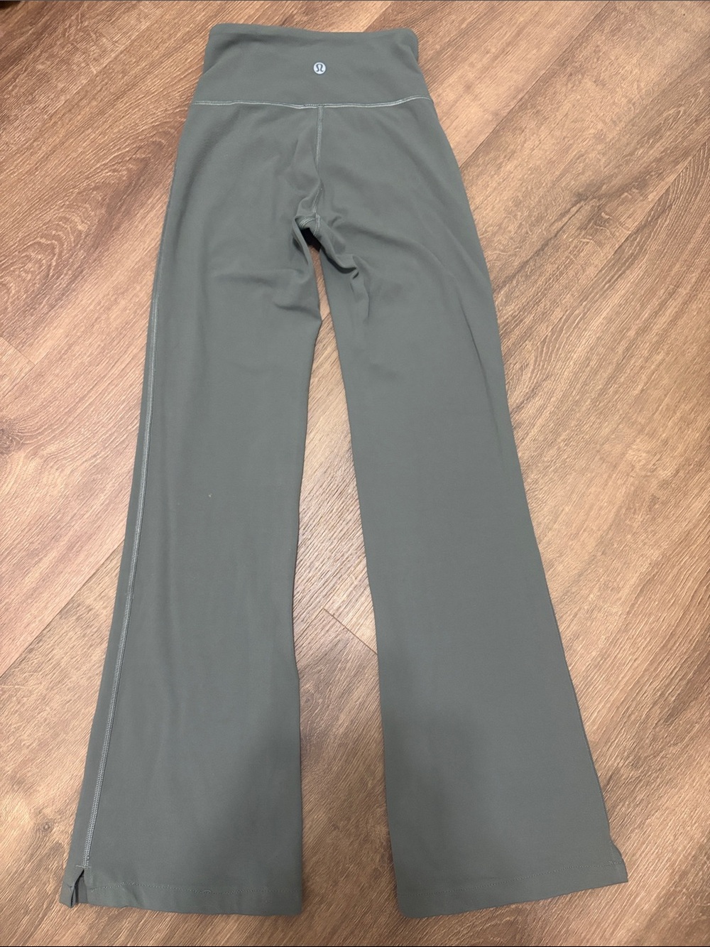 Lululemon athletica High-Waist Flared Leggings in Sage/Olive Green Size 0 *Read - Picture 8 of 8